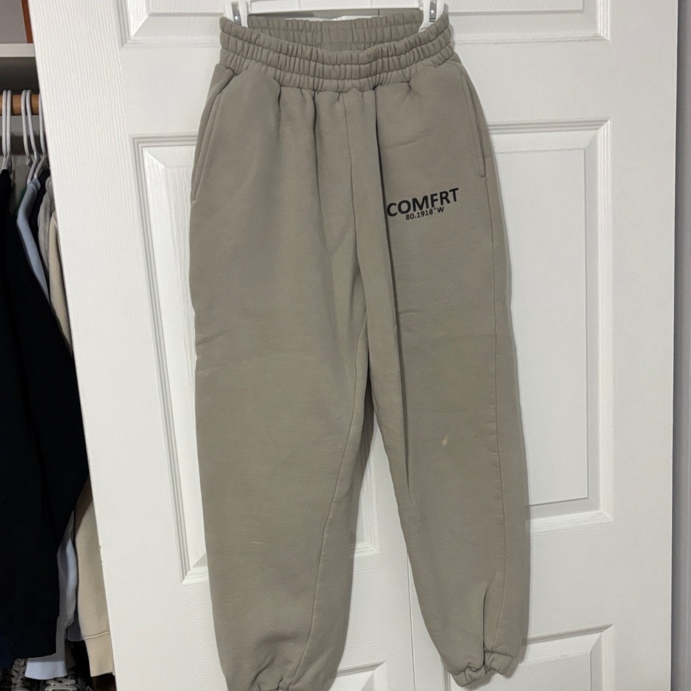 COMFRT Women's Taupe Relaxed Jogger Sweatpants
